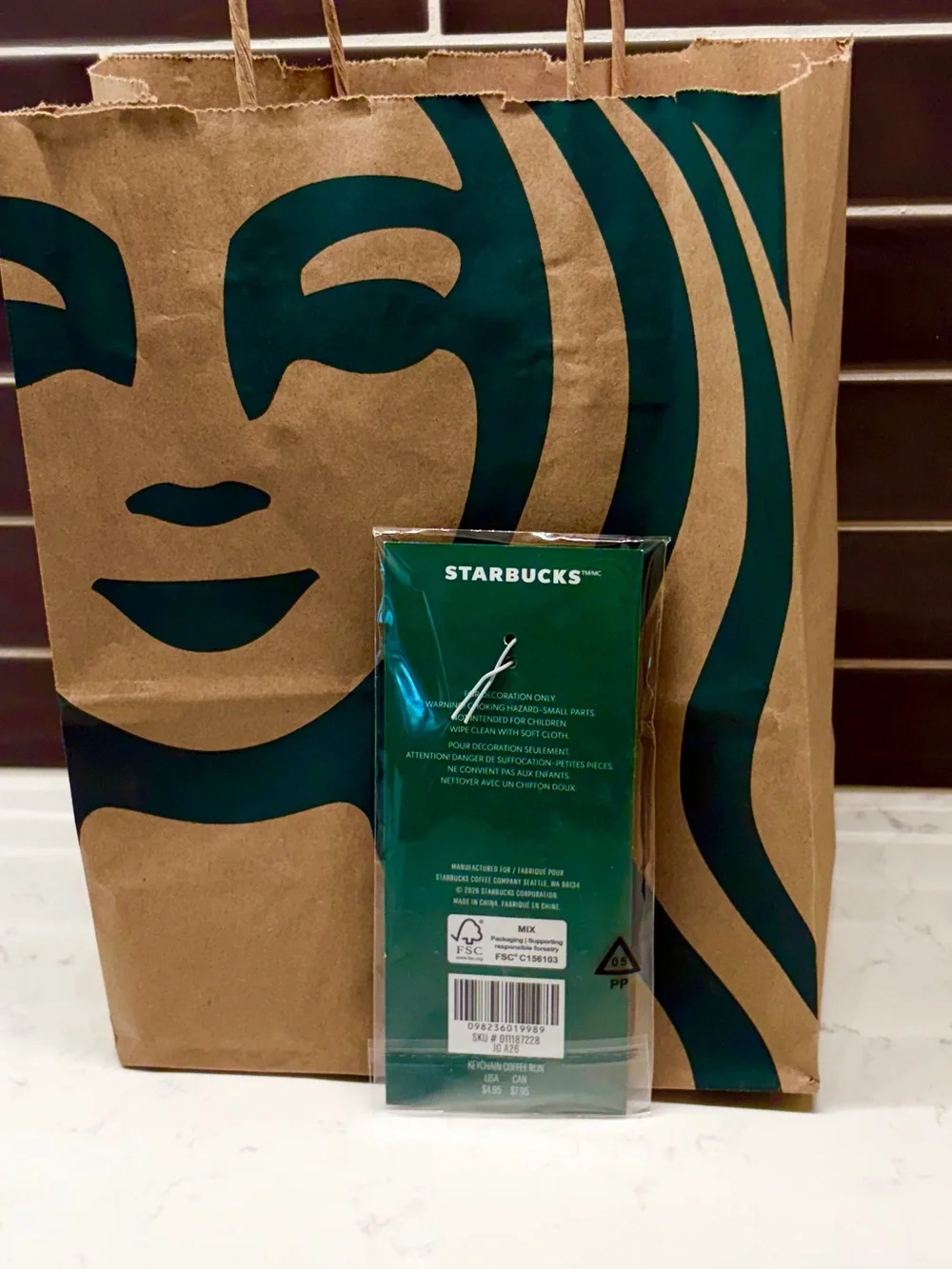 Starbucks - “COFFEE RUN” Motel Keychain